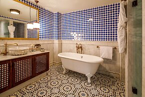 Hagia Sofia Mansions Istanbul, Curio Collection by Hilton