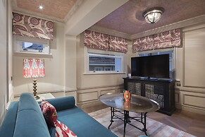 Hagia Sofia Mansions Istanbul, Curio Collection by Hilton