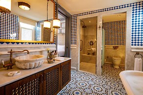 Hagia Sofia Mansions Istanbul, Curio Collection by Hilton