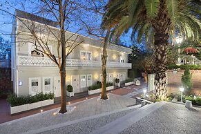 Hagia Sofia Mansions Istanbul, Curio Collection by Hilton