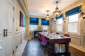 Hagia Sofia Mansions Istanbul, Curio Collection by Hilton