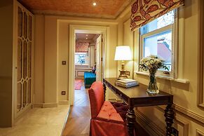 Hagia Sofia Mansions Istanbul, Curio Collection by Hilton