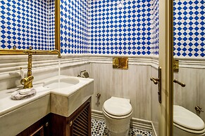 Hagia Sofia Mansions Istanbul, Curio Collection by Hilton