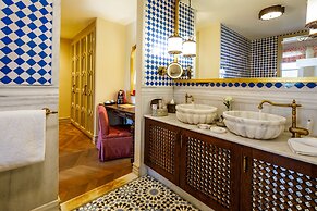 Hagia Sofia Mansions Istanbul, Curio Collection by Hilton