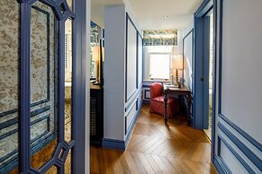 Hagia Sofia Mansions Istanbul, Curio Collection by Hilton