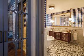 Hagia Sofia Mansions Istanbul, Curio Collection by Hilton