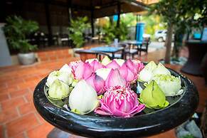 River Retreat Boutique Hotel