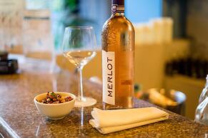 River Retreat Boutique Hotel