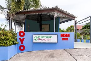 OYO 929 100 Boutique Hotel