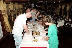 Halong Moonlight Cruises