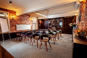 Amber Design Residence