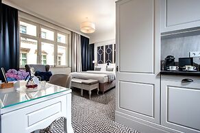 Amber Design Residence