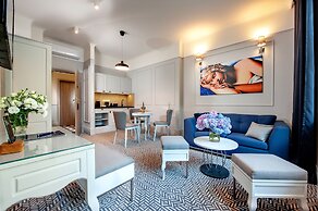 Amber Design Residence