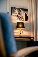 Amber Design Residence