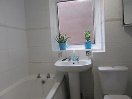 Huku Kwetu - Chelsea Garden