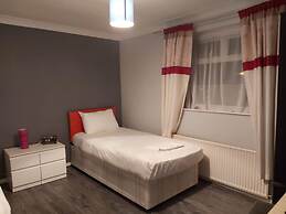 Huku Kwetu - Chelsea Garden