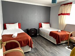 Huku Kwetu - Chelsea Garden