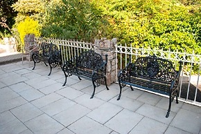 Greenway Manor Hotel