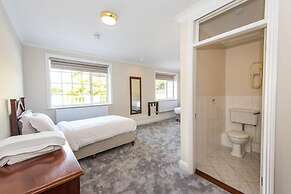 Greenway Manor Hotel