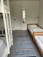 Kustnära Vandrarhem - Hostel
