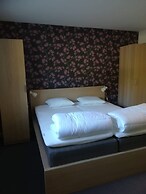 Kustnära Vandrarhem - Hostel