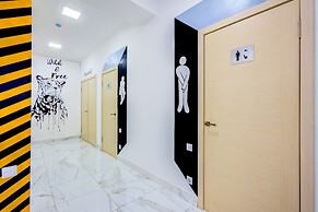 White Hotel & Hostel