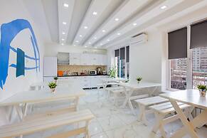 White Hotel & Hostel