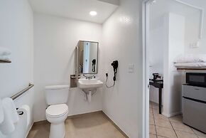 Rodeway Inn at Somers Cove Marina