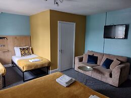 The Crown Inn - By Blunt Bars