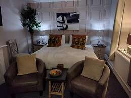 The Crown Inn - By Blunt Bars