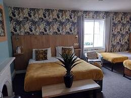 The Crown Inn - By Blunt Bars