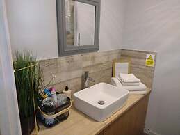 The Crown Inn - By Blunt Bars