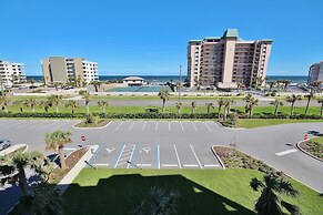 Oceanwalk 18-406 Apartment 2