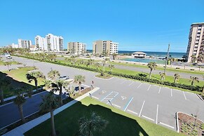 Oceanwalk 18-406 Apartment 2