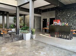 Norn Nee Nor Hostel&Cafe