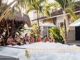 Clandestino - Hostel