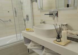Dilimah Premium Luxury Hotel
