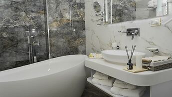 Dilimah Premium Luxury Hotel