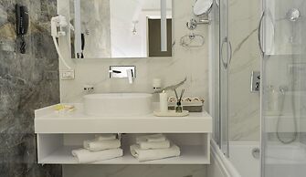 Dilimah Premium Luxury Hotel