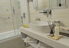 Dilimah Premium Luxury Hotel