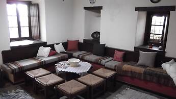 Traditional Guest Home Dimou