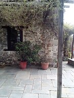 Traditional Guest Home Dimou