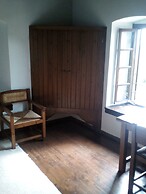 Traditional Guest Home Dimou