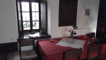 Traditional Guest Home Dimou