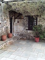 Traditional Guest Home Dimou