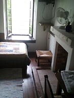 Traditional Guest Home Dimou