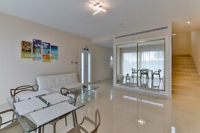 Calma Holiday Villas