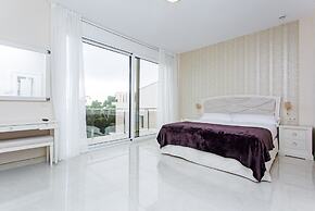 Calma Holiday Villas