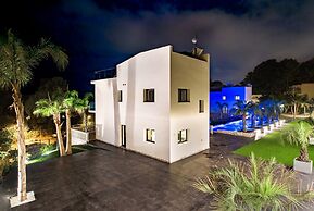 Calma Holiday Villas