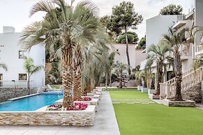 Calma Holiday Villas